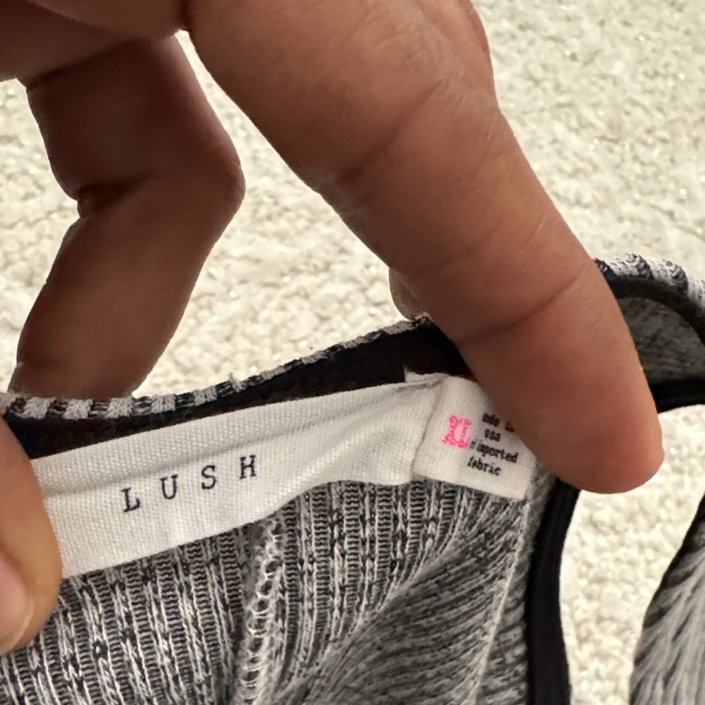 LUSH Ribbed Sleeveless above the knee Dress size XL - Picture 2 of 3